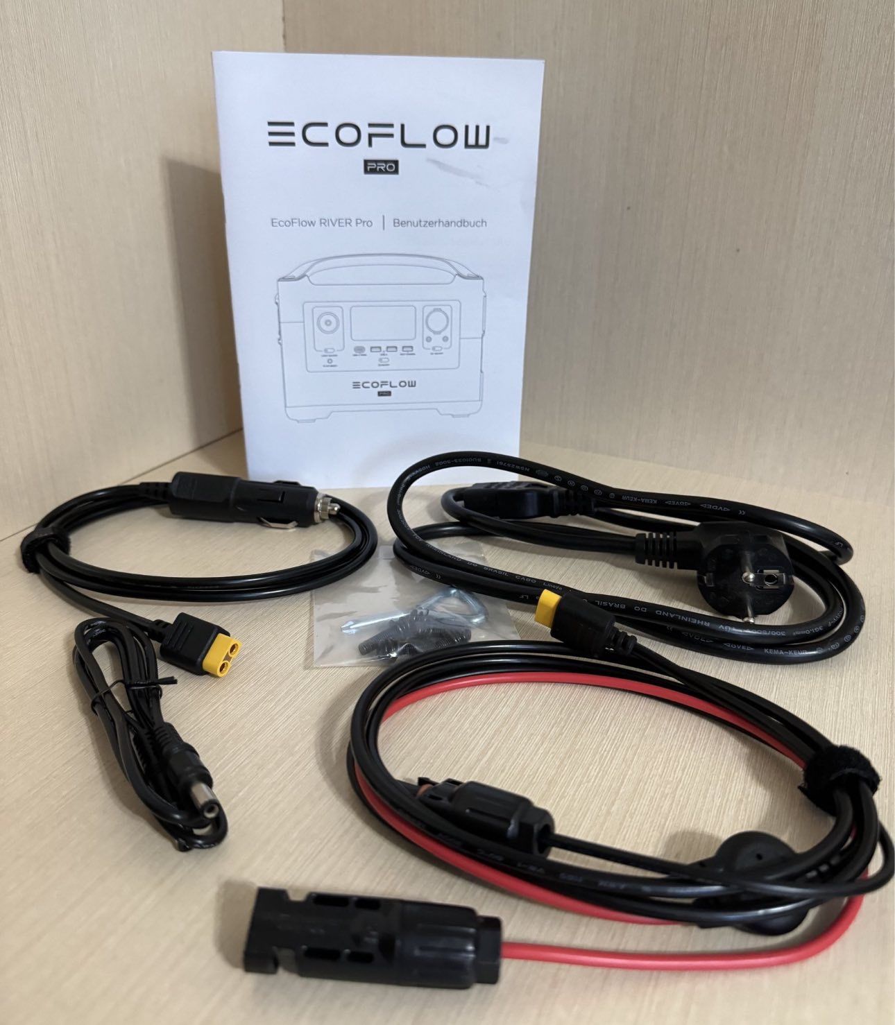 Продам  нову зарядну станцію Eco Flow River Pro 720wh.
