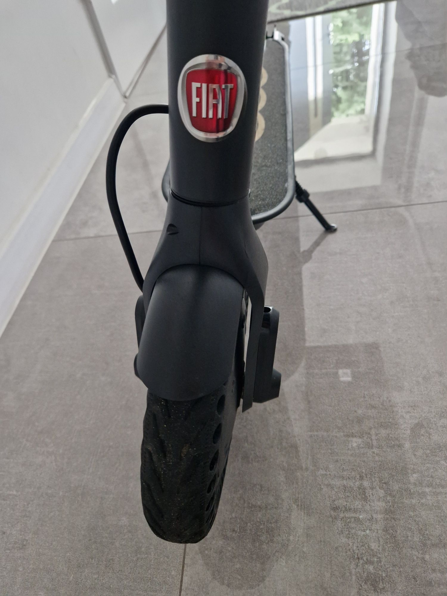 Hulajnoga elektryczna Fiat F500-F10 przebieg 586km 350w 140kg max