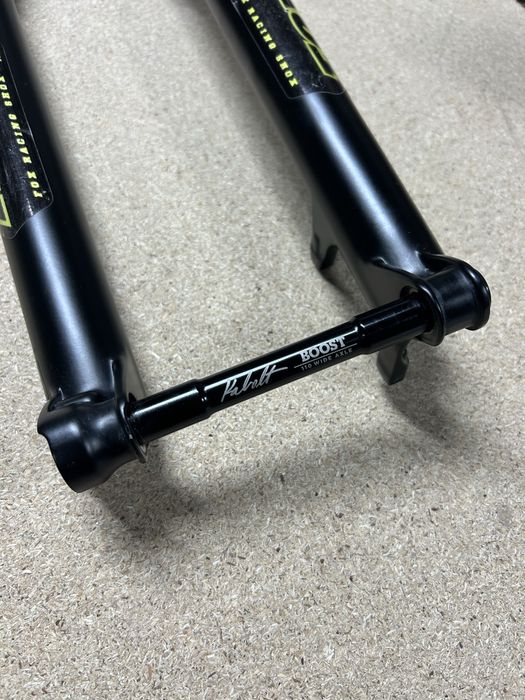 Suspensão FOX 32 Float Rhythm