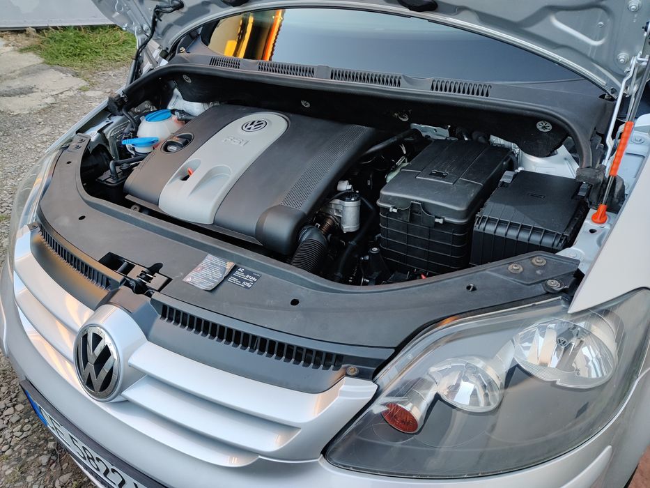 GOLF PLUS 5700$
Мотор 1,6 бензин.
Коробка механіка 6ст.
Пробіг