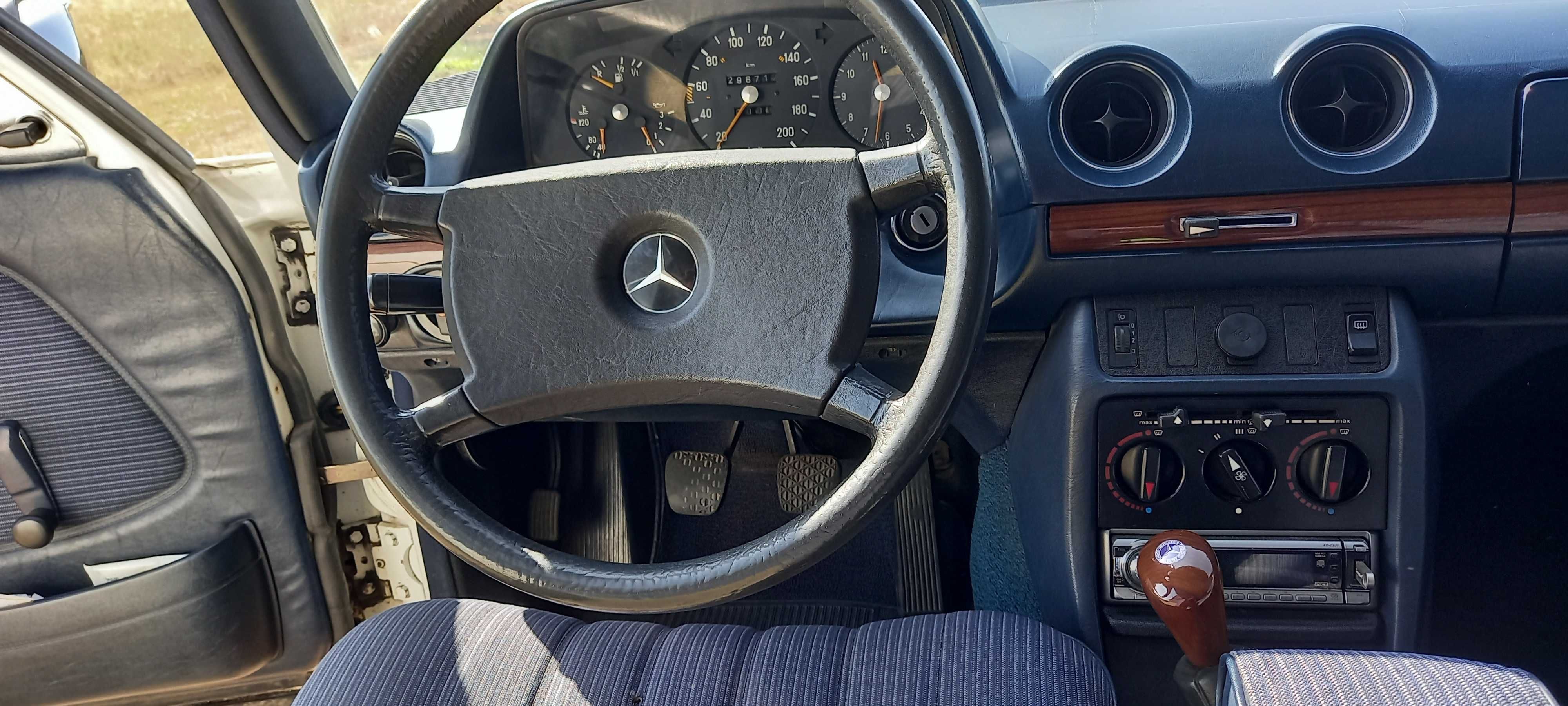 Mercedes-Benz 300d