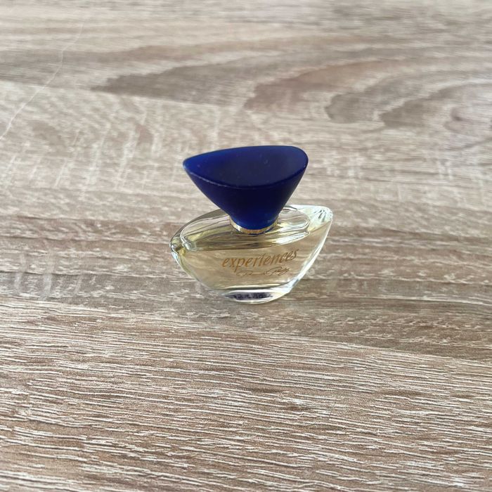 Priscilla Presley Experiences miniaturka kolekcjonerska - 3 ml edt