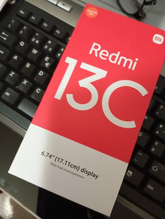 Xiaomi 13 C 6 GB RAM 128 GS Rom (Semi novo)