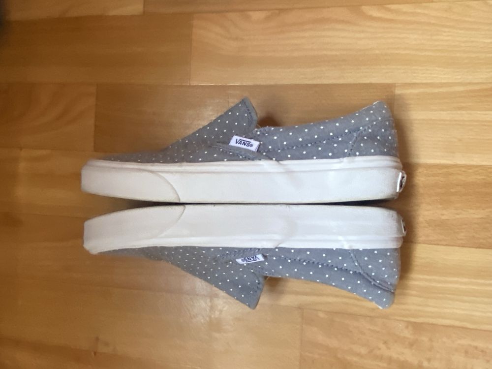 Продам слипоны Vans