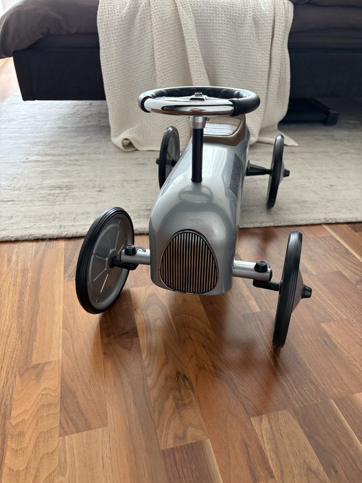 Metalowy Jeździk Retro dla dzieci Formuła 1 GOKI