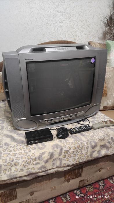 Телевизор samsung 52см с Т2