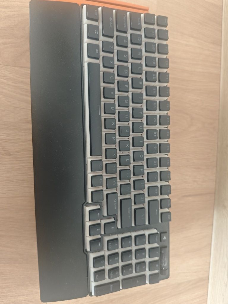 Klawiatura mechaniczna Royal Kludge RK96
