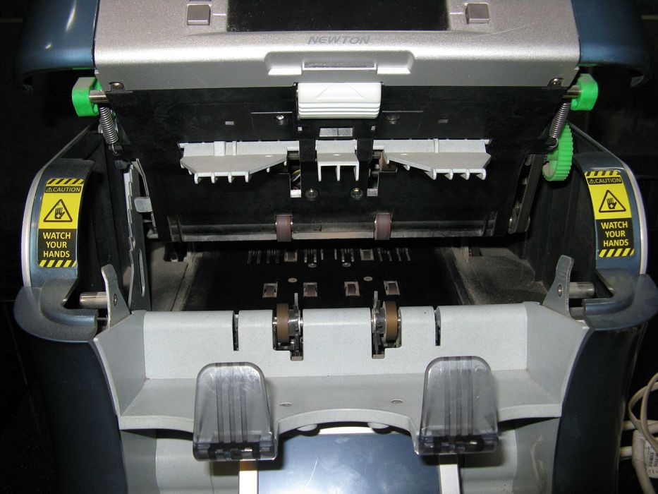 счетчик банкнот Kisan Newton-FS