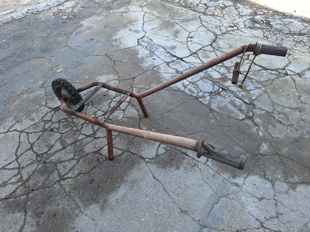 Carro motor de rega