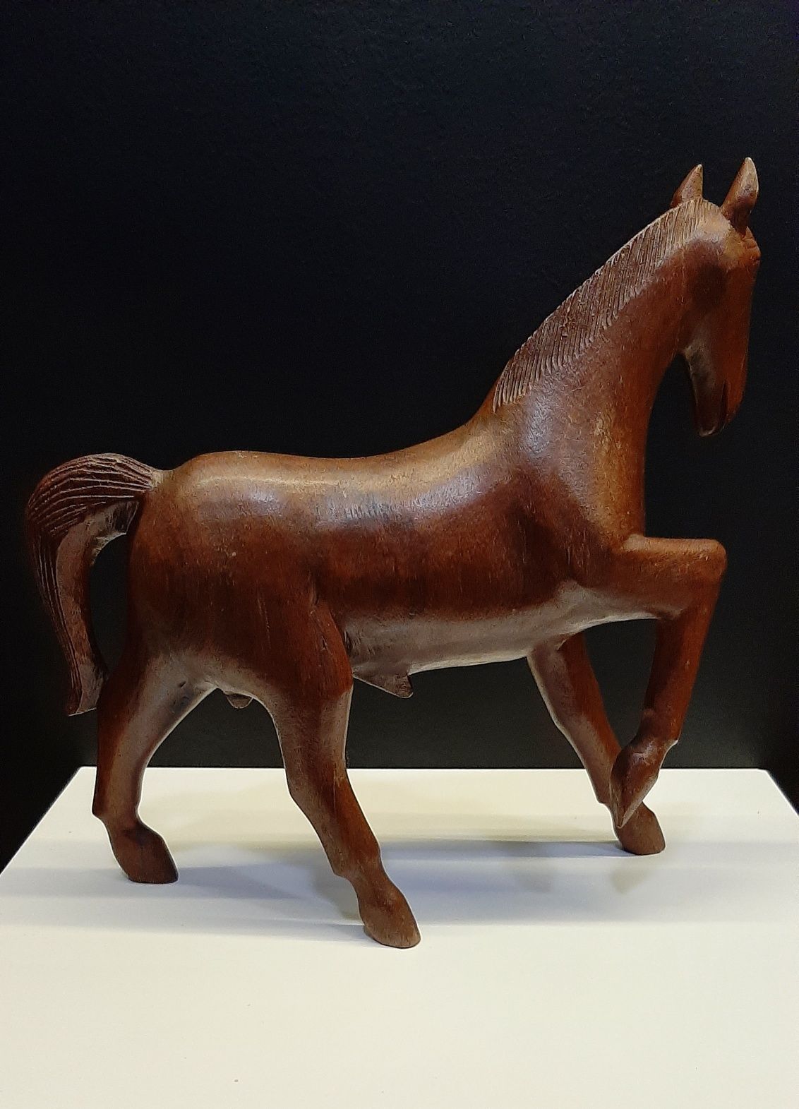 Piękna duża figurka koń ręcznie rzeźbiony lite drewno vintage prl