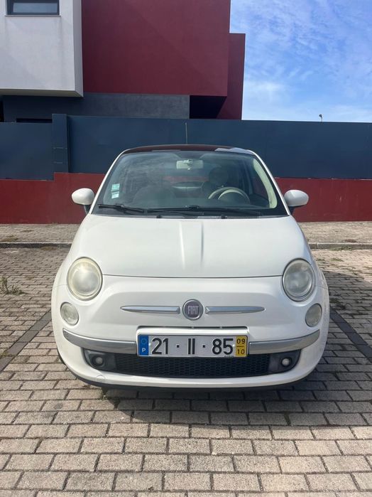 Carro Fiat 500 branco