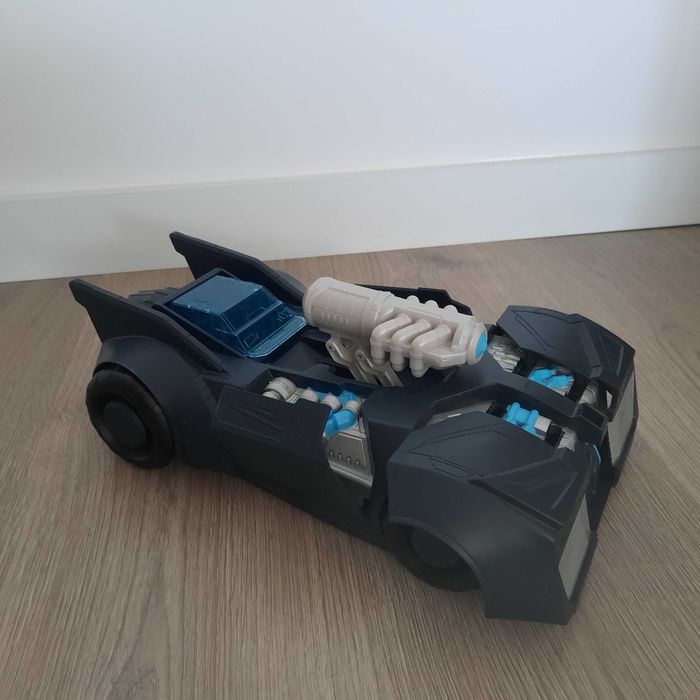Brinquedo carro do Batman sem figura