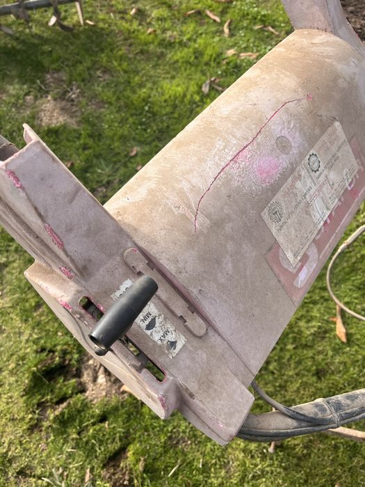 Motoenxada com rodas de ferro - Motor Honda