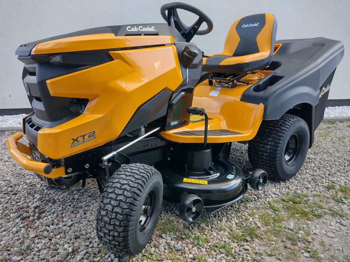 Traktorek kosiarka Cub Cadet XT2 QR106  Kawasaki V 2 cylindrowy kosz