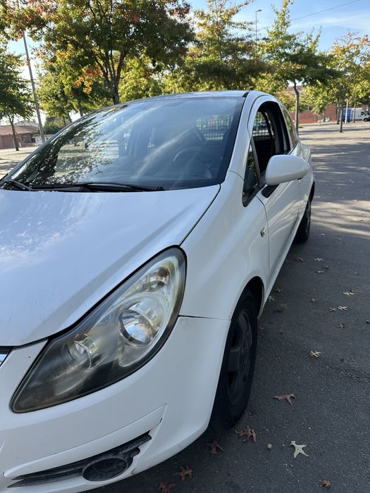 Opel Corsa D 1.3 CDTI 75cv – Ano 2009 – Muito económico!