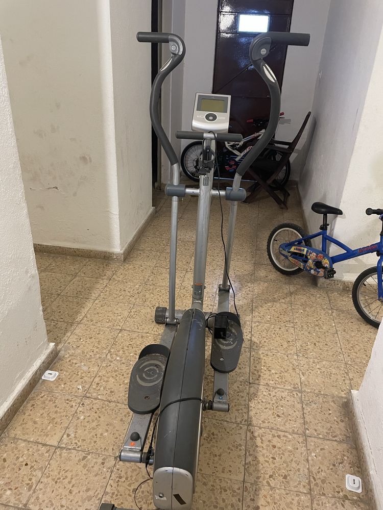 Vendo eliptica com pouco uso