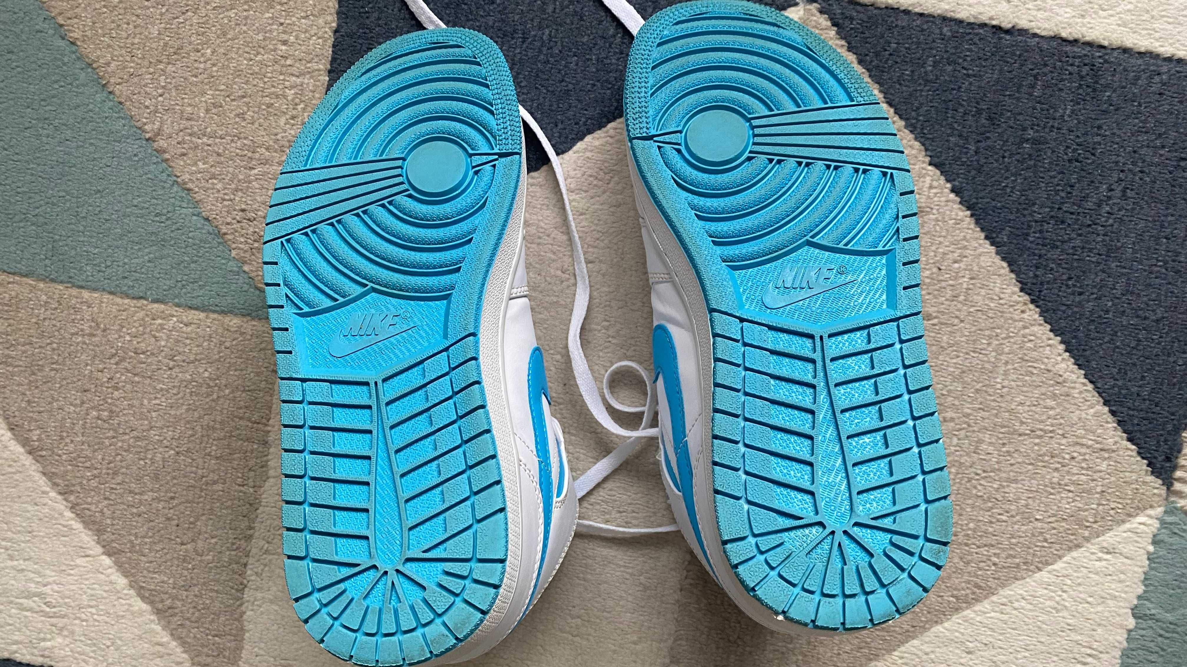 Buty męskie Nike Air Jordan 1 Mid UNC r. 42, stan bardzo dobry
