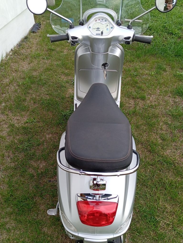 Piaggio Vespa LX 150 skuter 2008