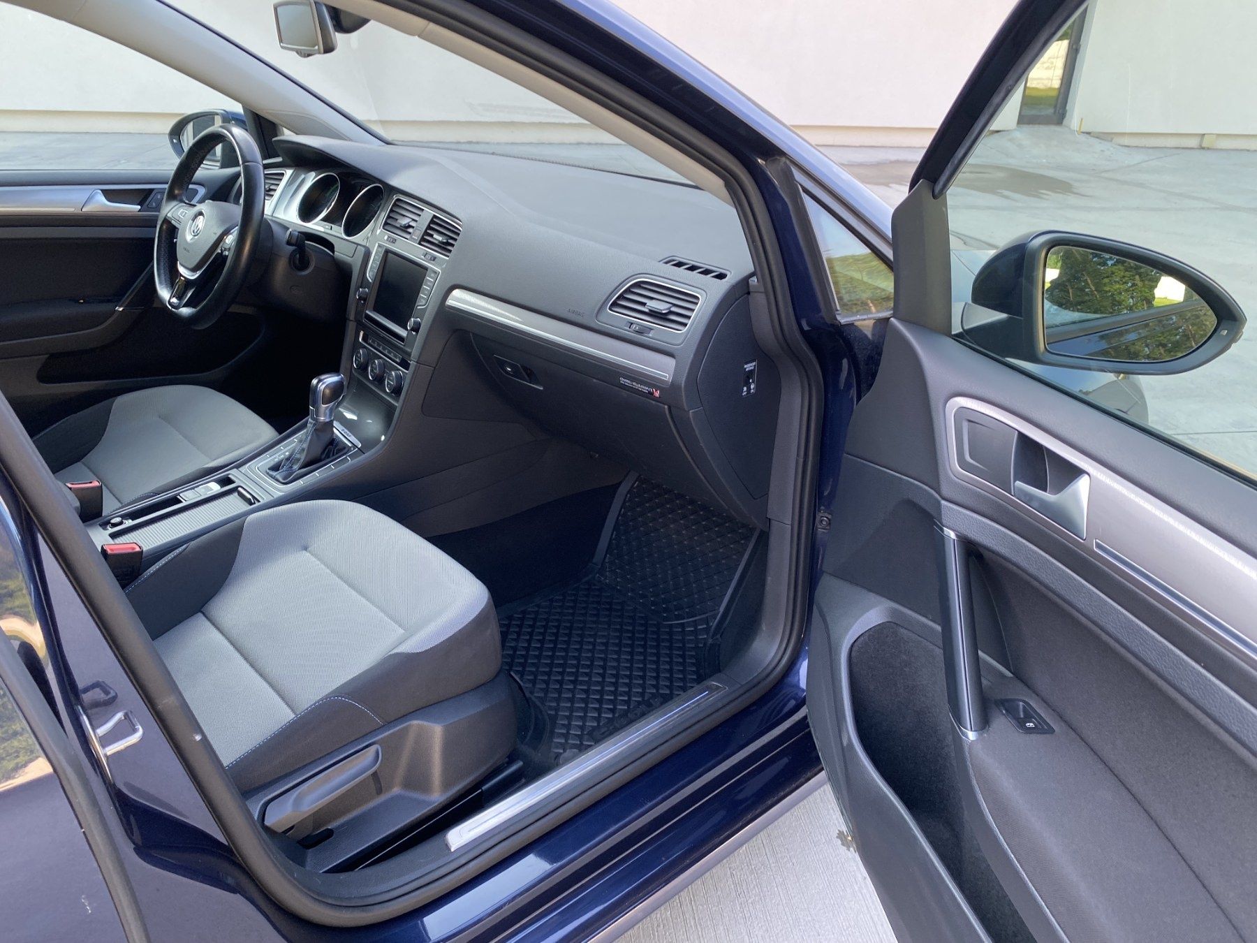 E-Golf 2015 8200$