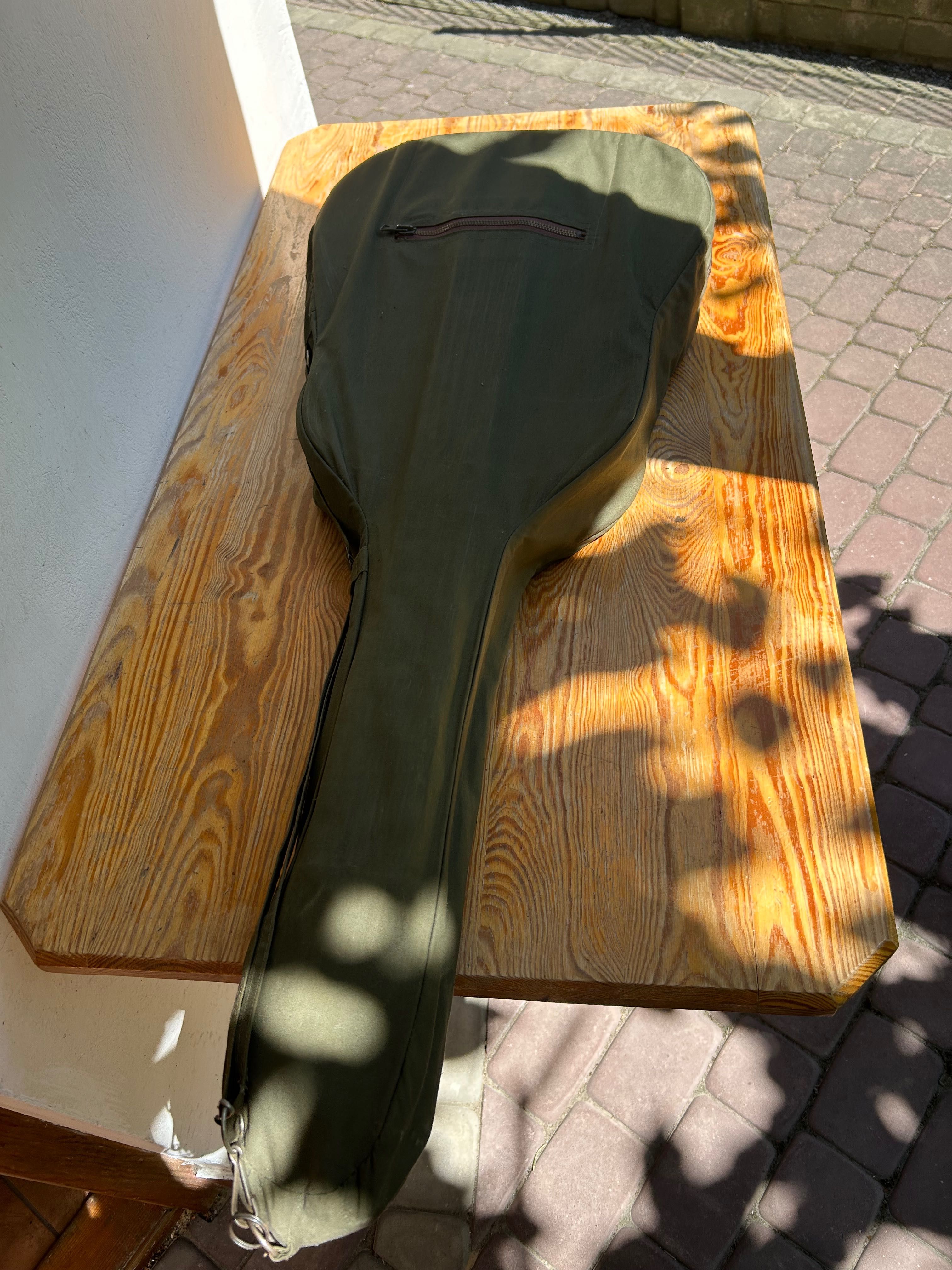 Gitara akustyczna lata 70