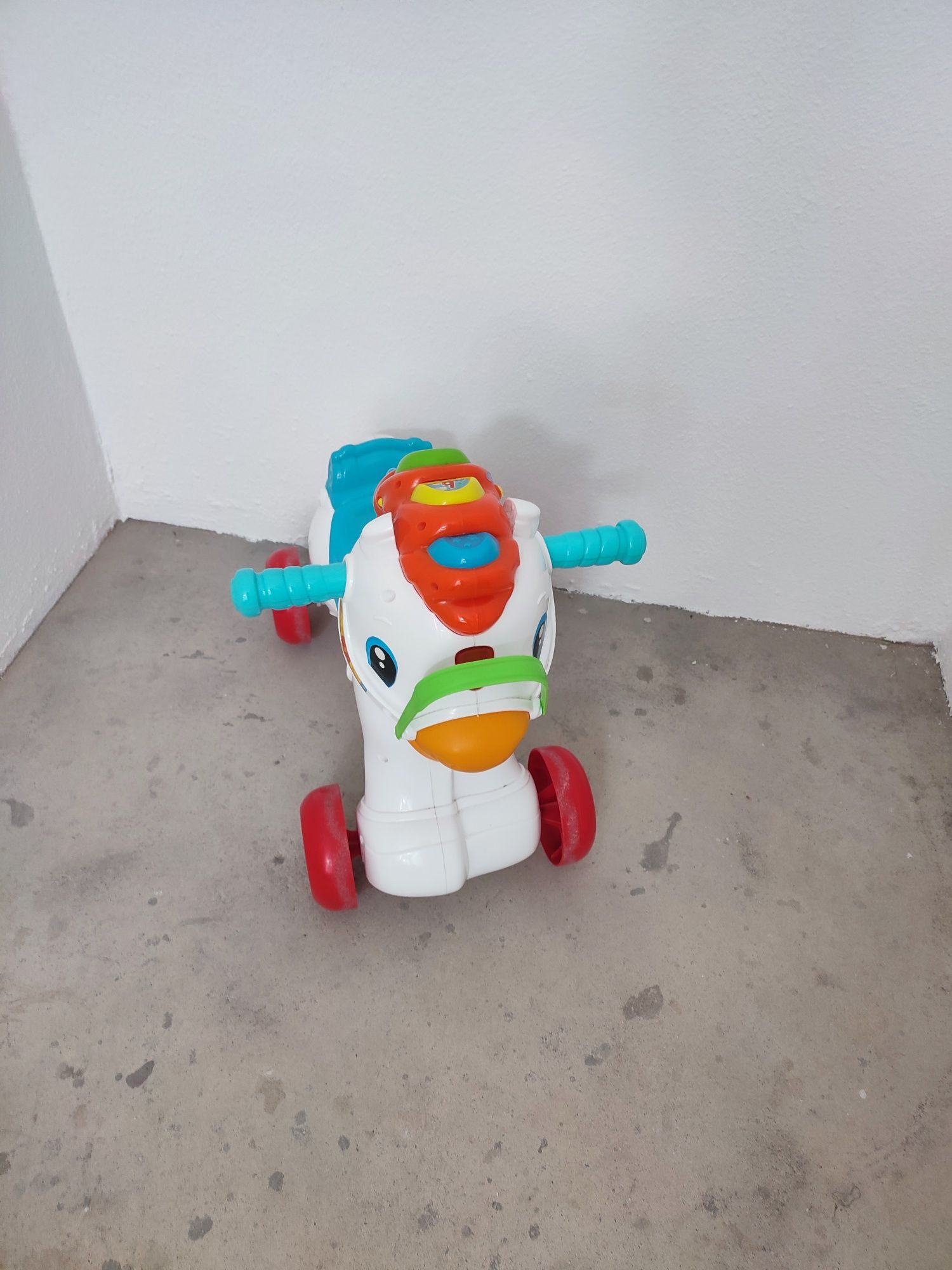 Brinquedo cavalo. As crianças adoram.