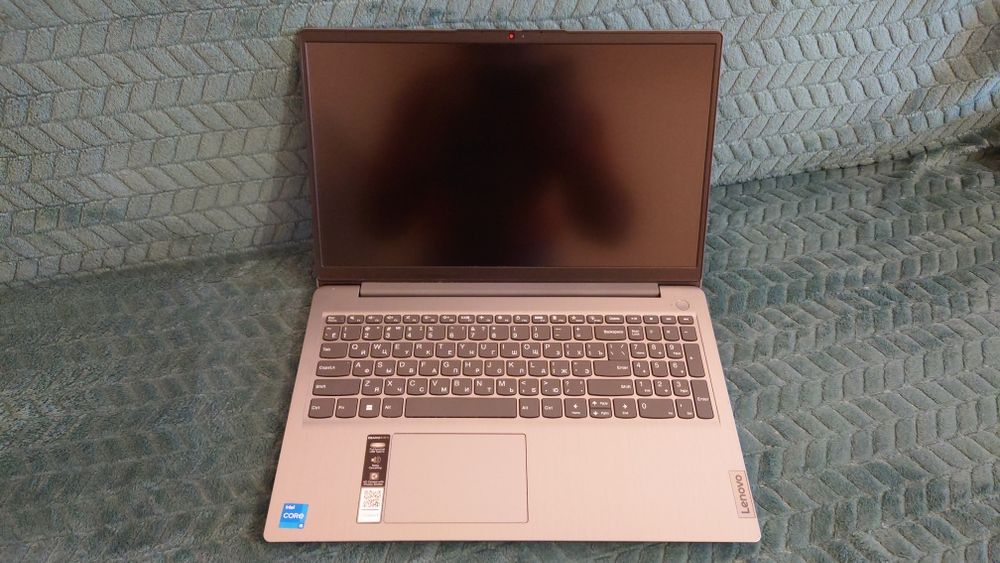 LENOVO IdeaPad 3 15IAU7, i5-1235U, 4GB RAM