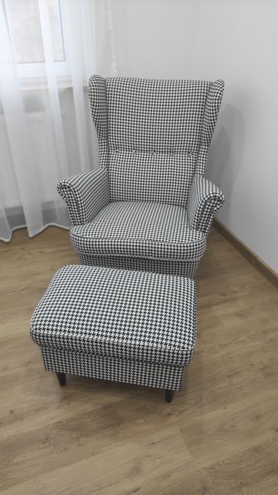 IKEA STRANDMON fotel uszak pepitka czarno biały + podnóżek