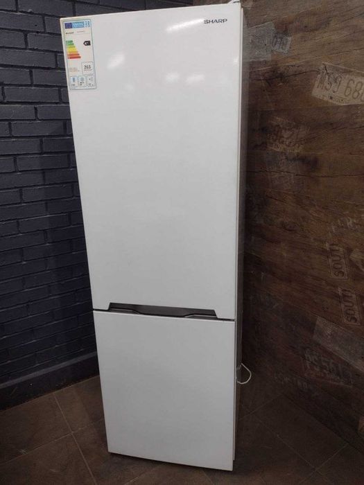 Продам б/у двокамерний холодильник  Beko RCSA366K30XB NoFrost б/в