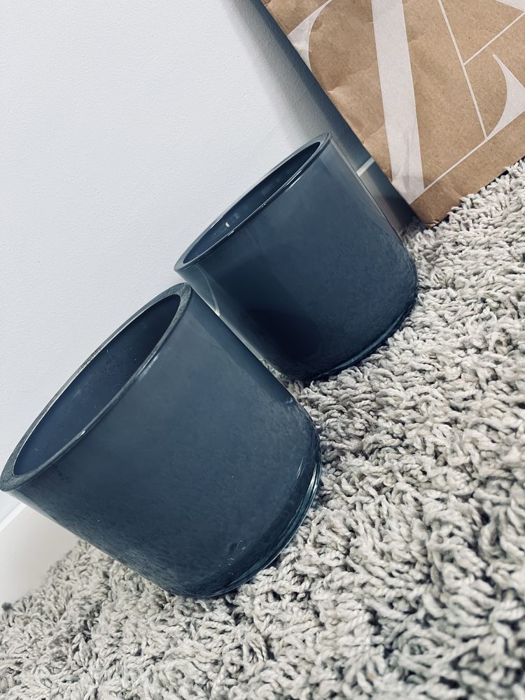 Zestaw dwoch szarych porcelanowych ceramicznych doniczek doniczka