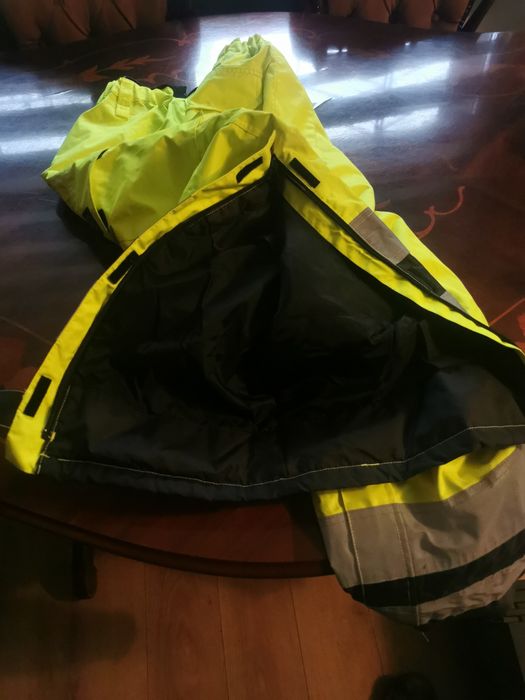 Nowe spodnie robocze Helly Hansen Workwear L/G – odblaskowe, ocieplane