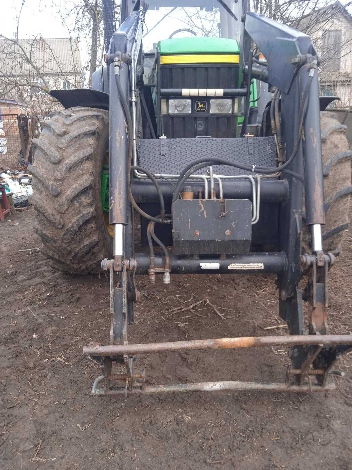 Навантажувач на John Deere