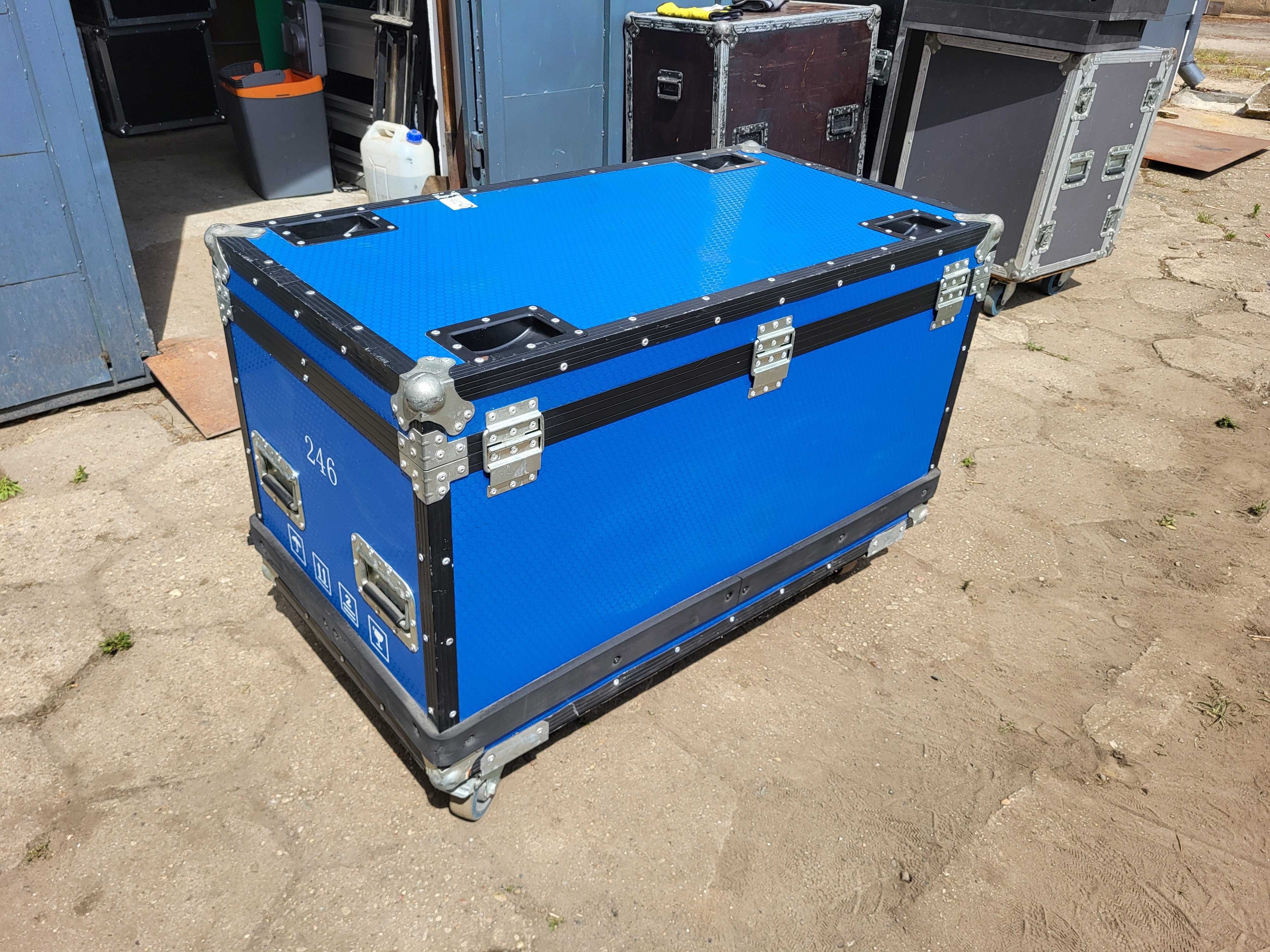 103x53x48 CASE, po diodzie 6szt 100x50, ekran flightcase