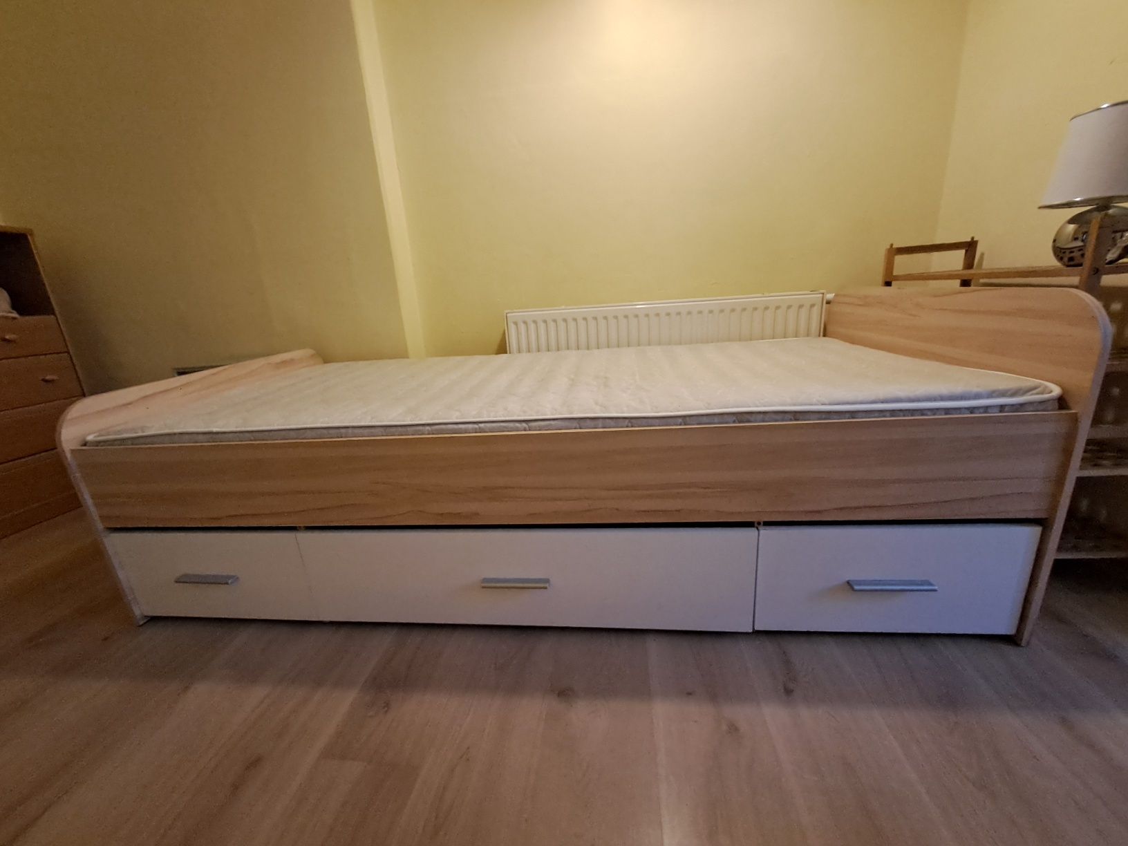 Pojedyncze łóżko z trzema szufladami 90x200 + materac gratis