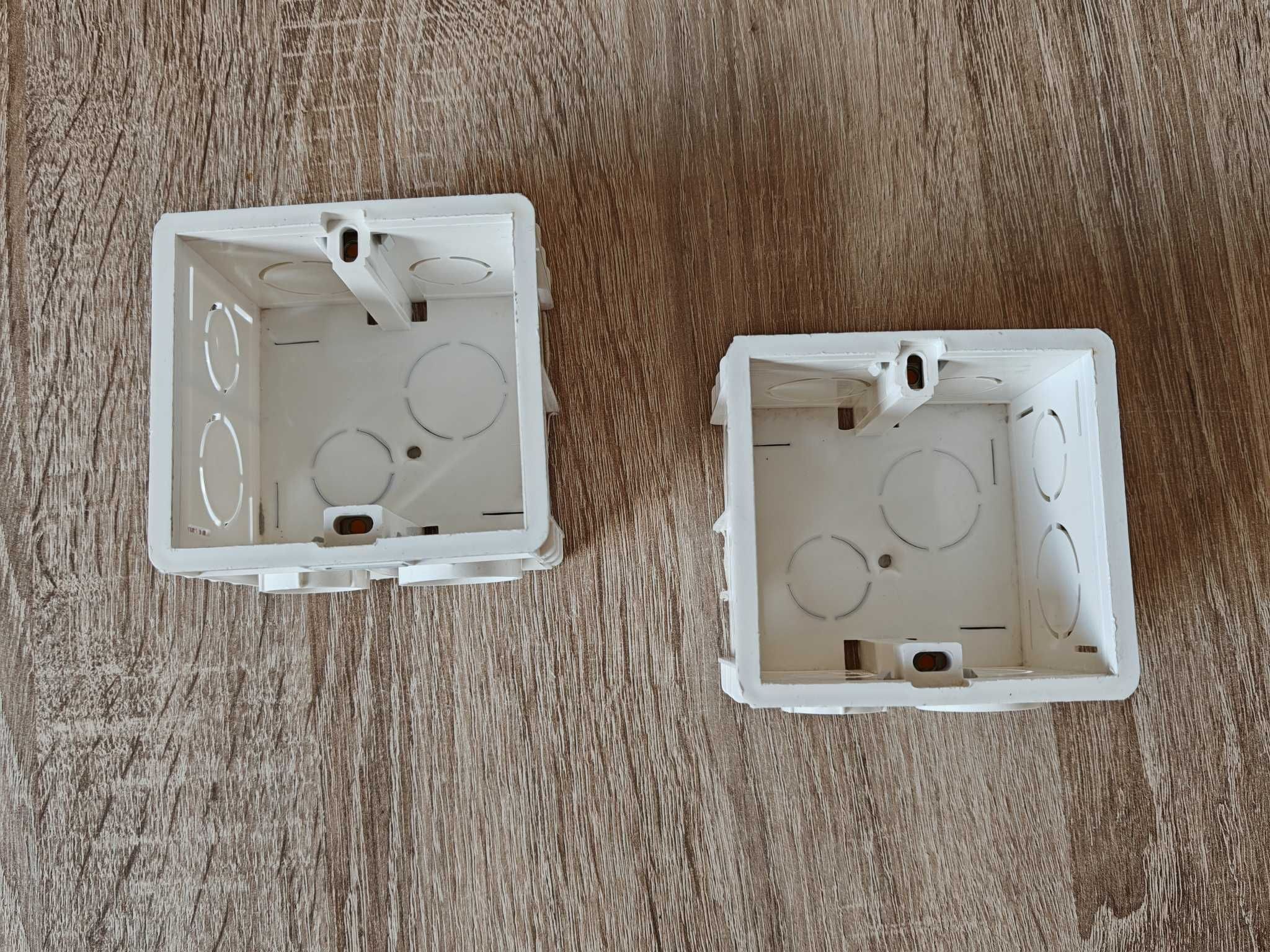 2x Puszka elektryczna podtynkowa dla gniazdek włączników 86x86