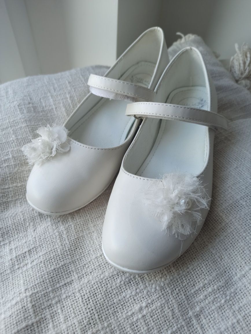 Buty do komunii białe