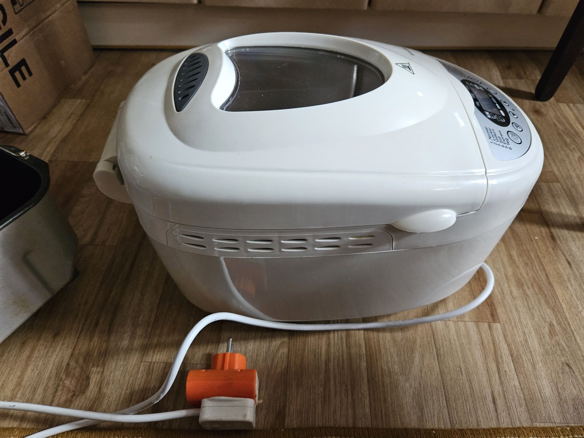 Хлібопічка Cilver Crest SBB 850