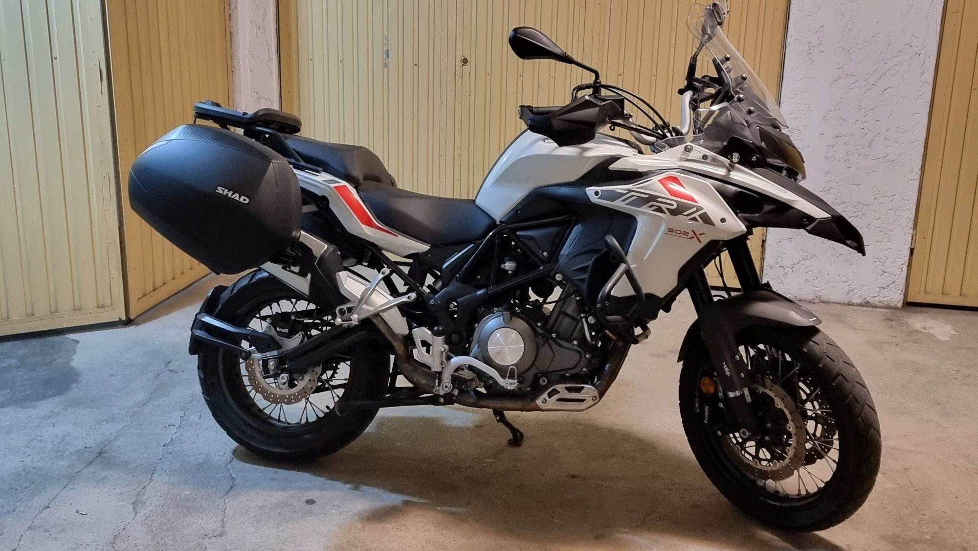 Benelli TRK 502X + Kit malas Shad