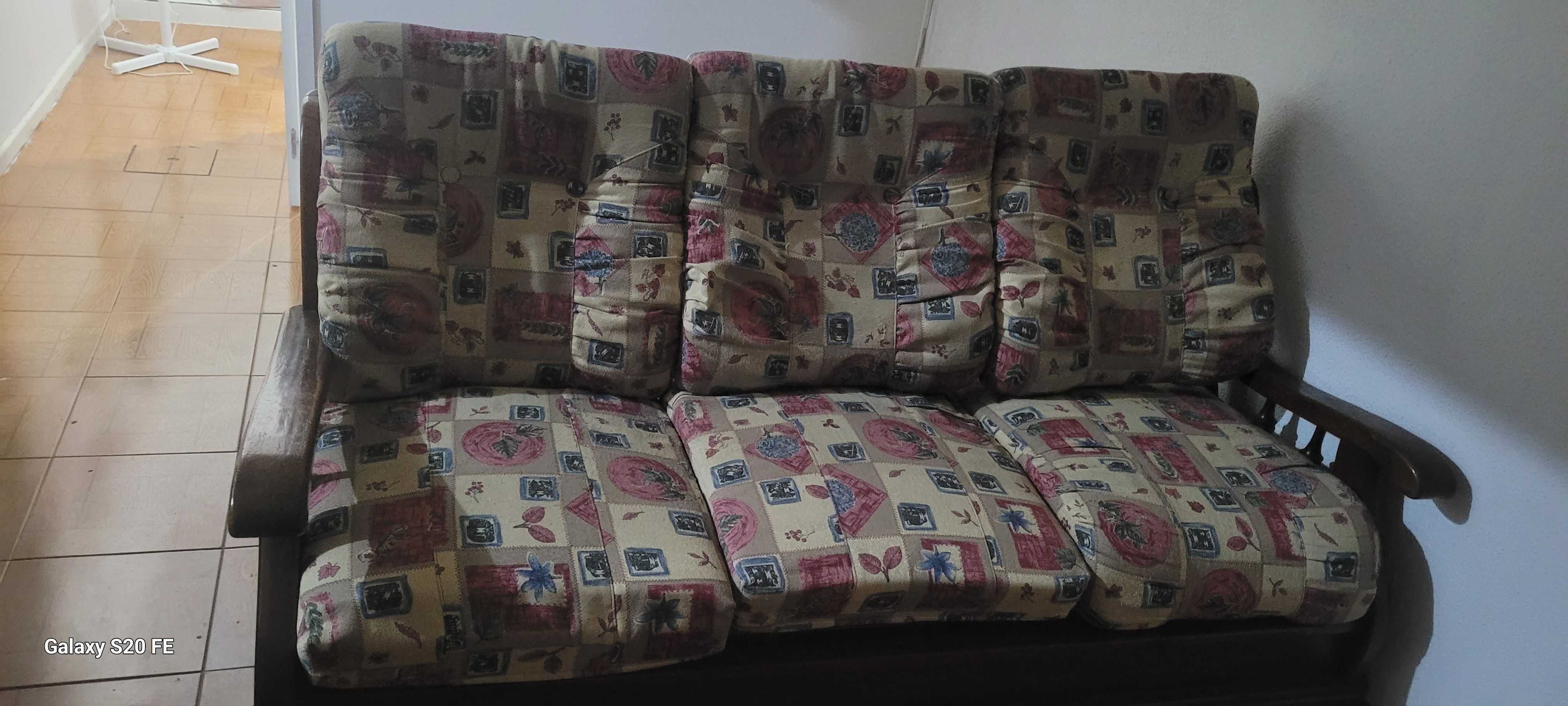 Sofa tres lugares