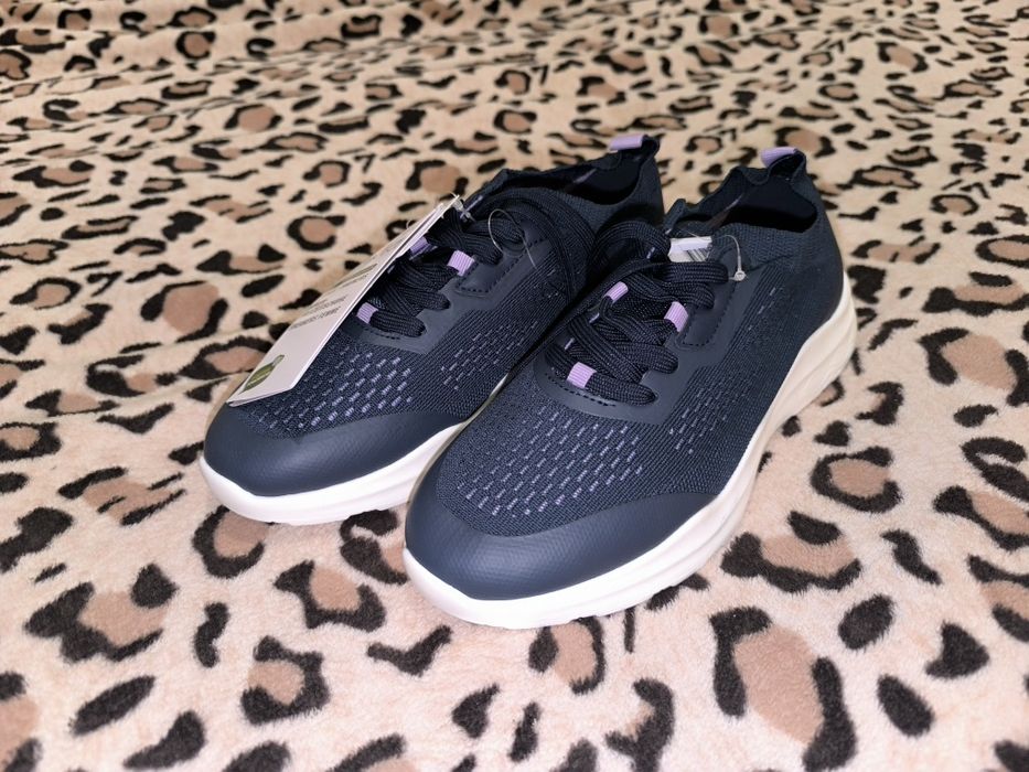 Кросівки esmara жіночі