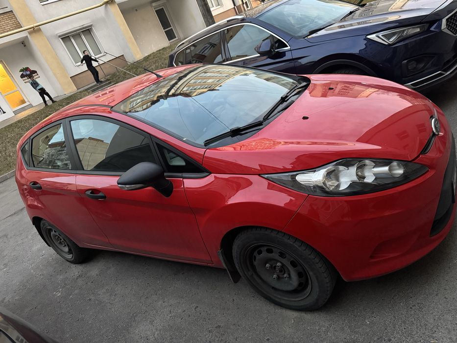 Автомобіль Ford fiesta