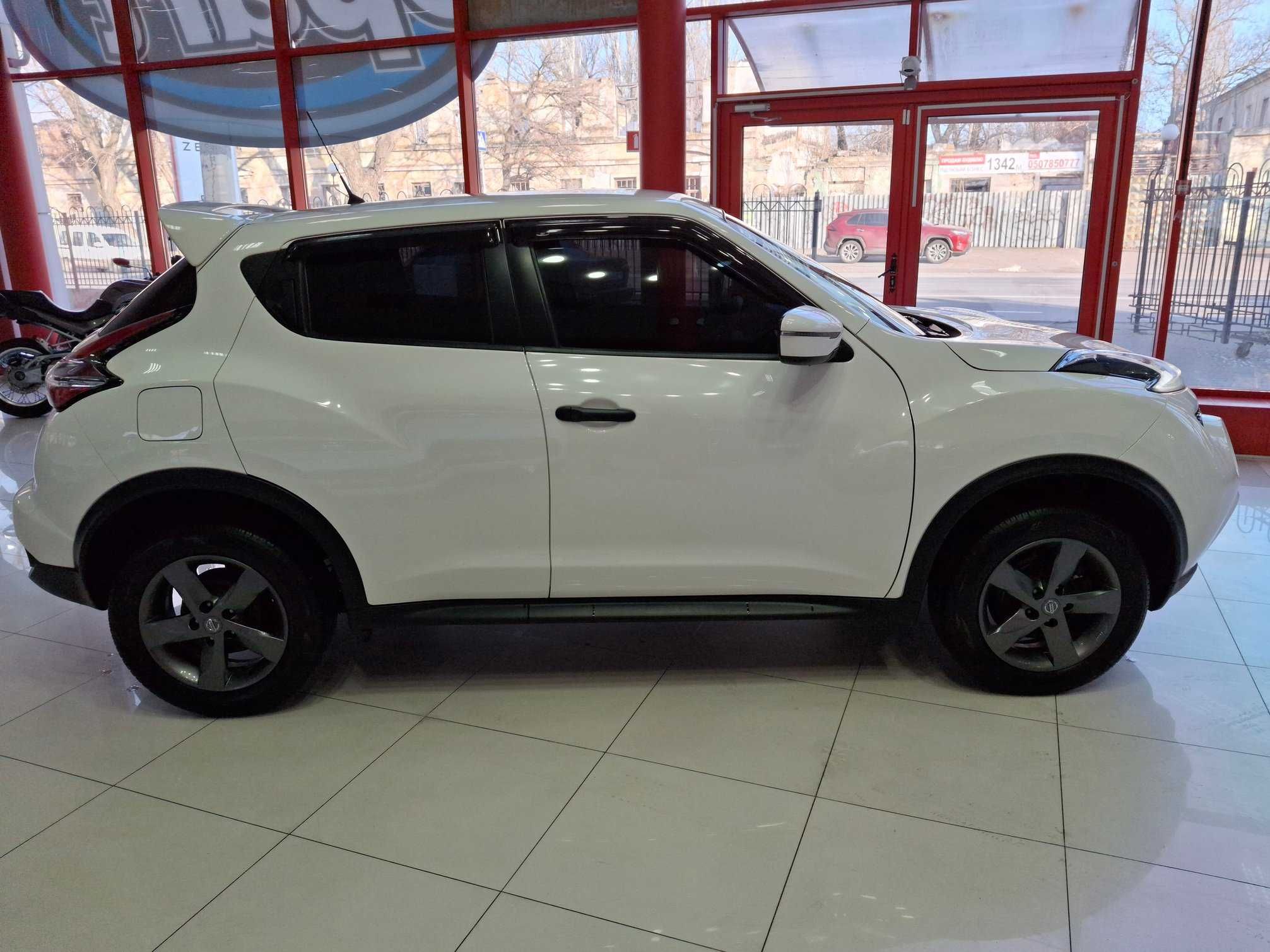 Автомобіль Nissan Juke 2019 року