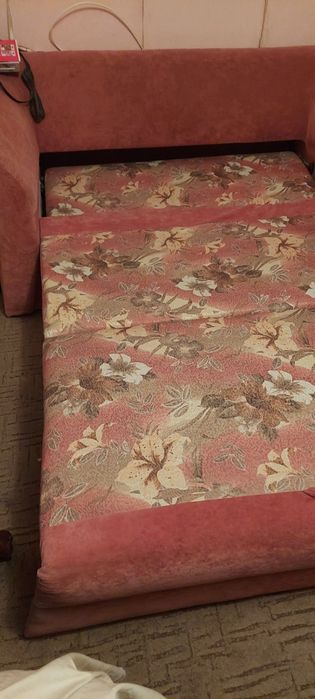 Диван-кровать в хорошем состоянии