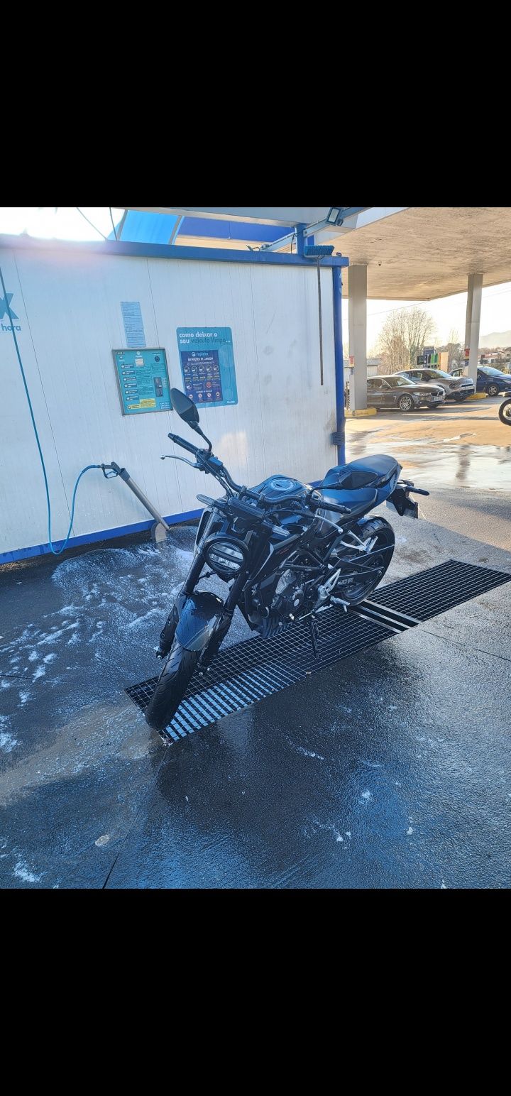 Honda cb125r 2024