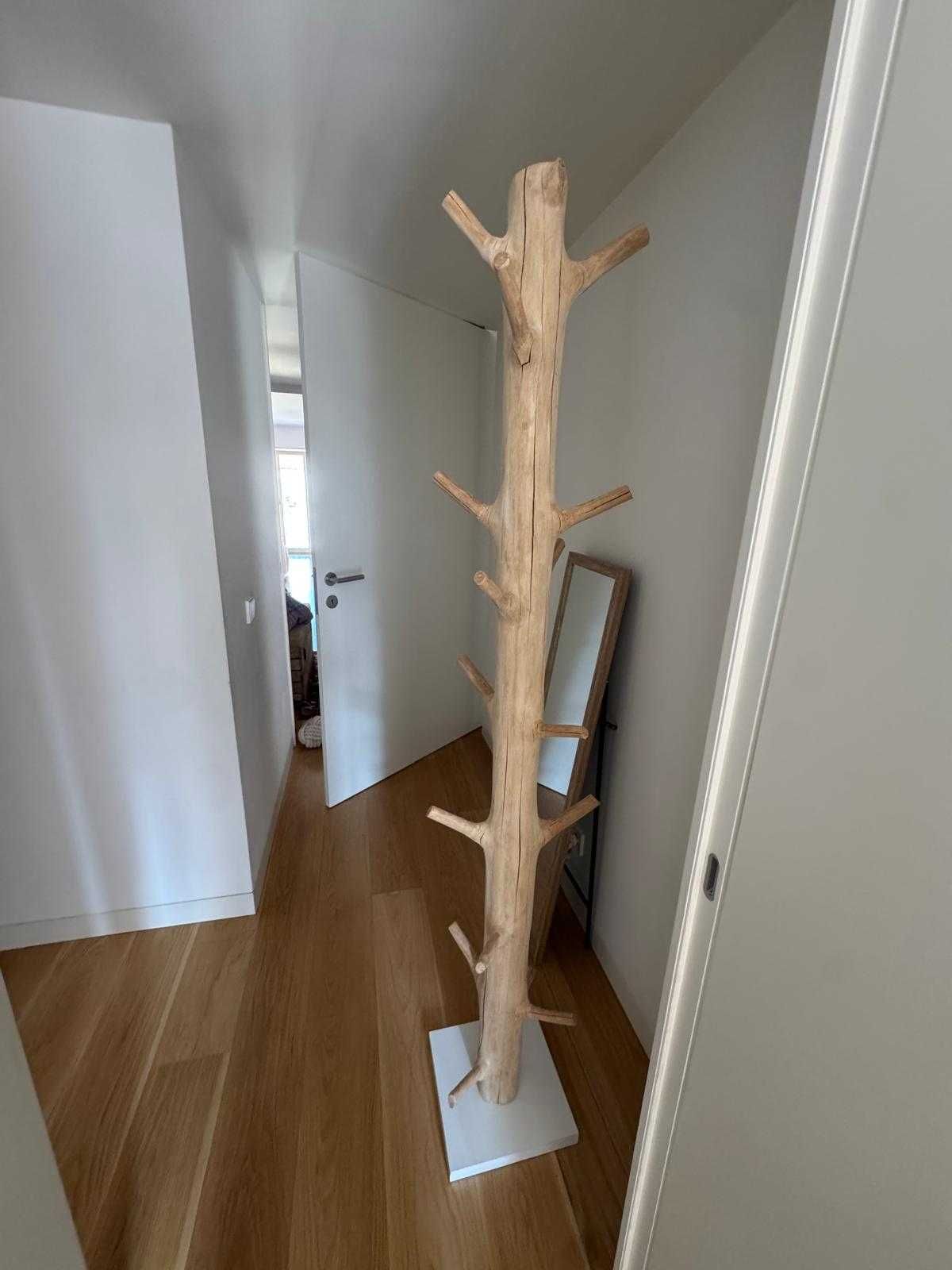 Bengaleiro em Forma de Tronco de Árvore de Mangostão
