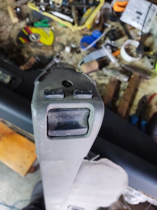 Шторка багажника рено