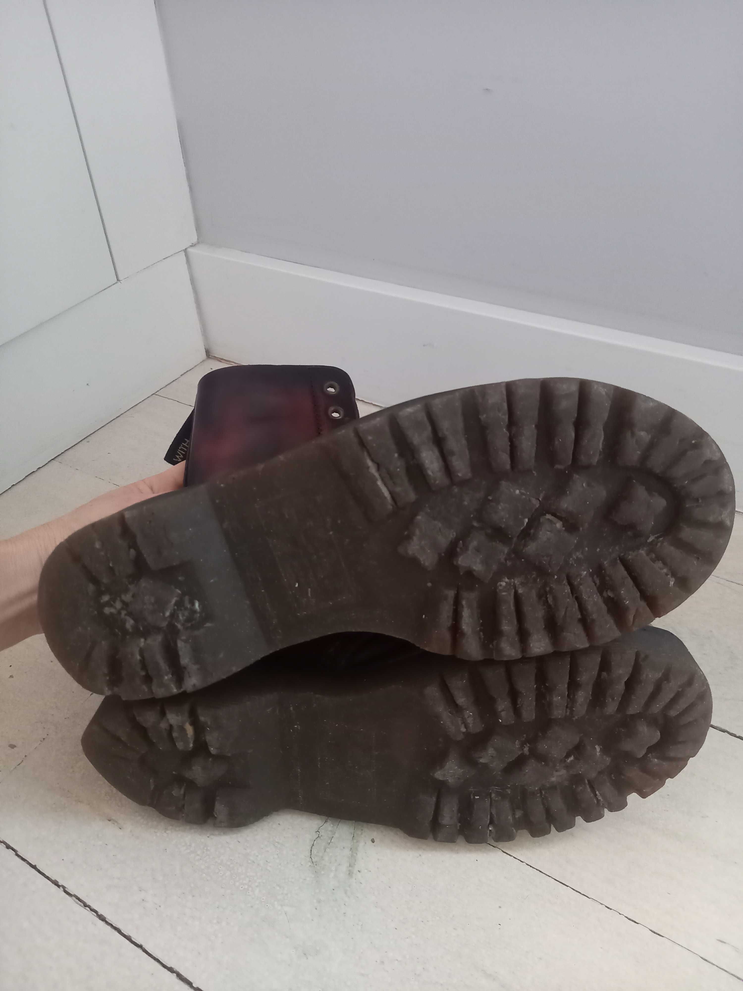 Botas Dr. Martens bordeaux, tamanho 4 (36/37) 23cm.