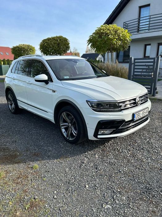 Volkswagen Tiguan R-line, Panorama, Virtual cockpit, 190km