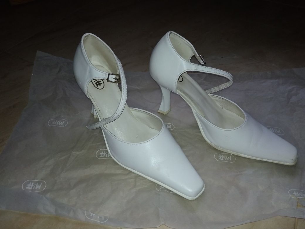 Białe buty roz. 35