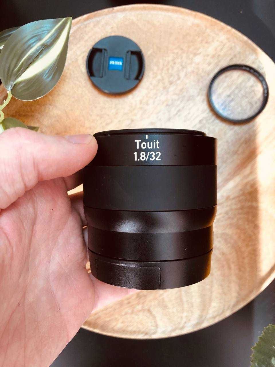 Обєктив Carl Zeiss Touit Planar 32mm f/1.8