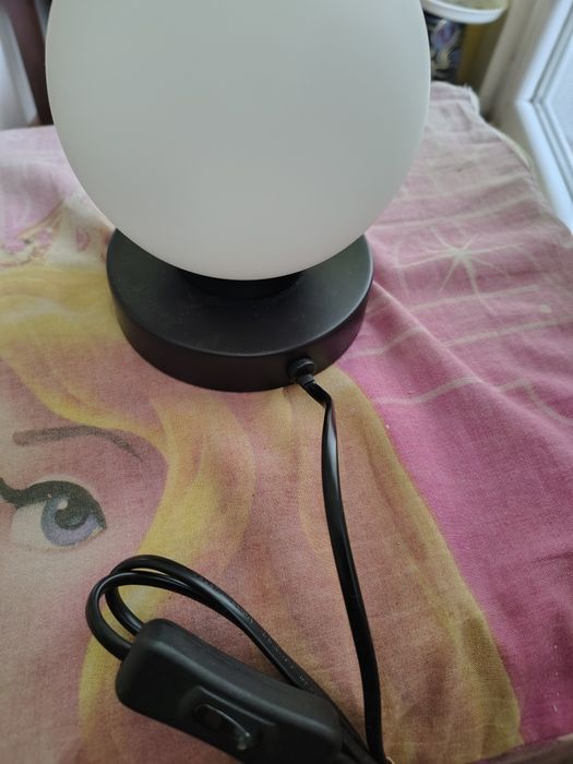 Lampka nocna 220v
